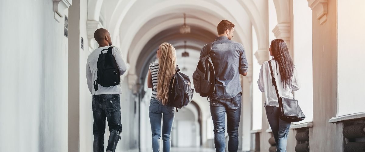 ABANCA te ayuda a comenzar la carrera de tus sueños con los préstamos para estudiantes.